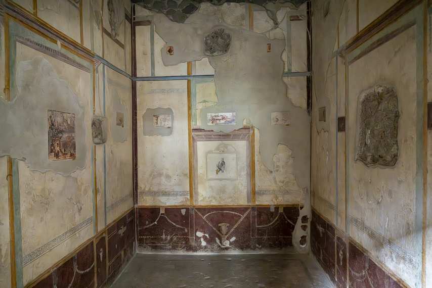 Environment with frescoes of the third Pompeian style in the Villa San Marco at Stabiae