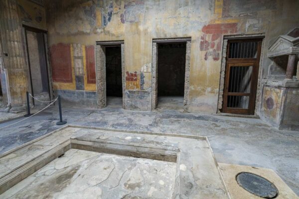 Atrium avec compluvium dans la maison Cryptoporticus à Pompéi