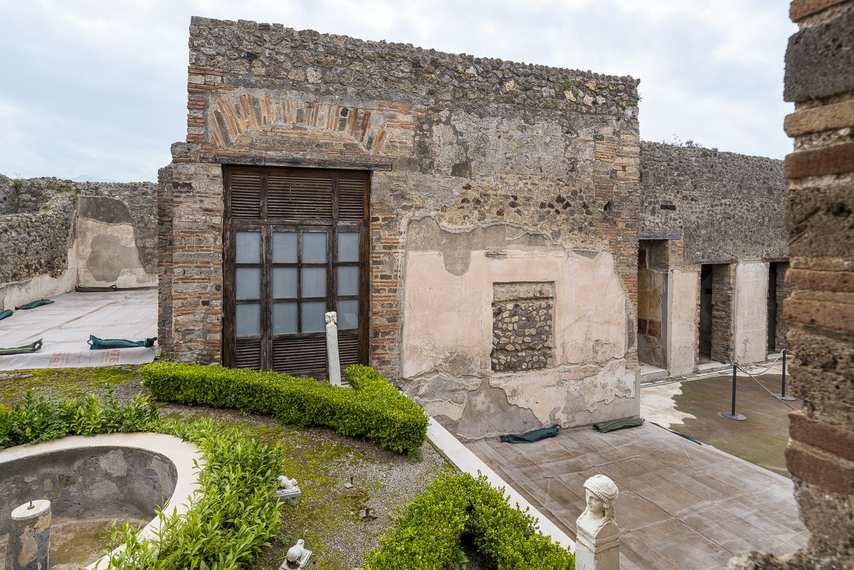 Garden with fountain in the House of Marcus Lucretius in Pompeii