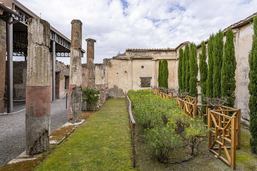 Colonnade and garden of the House of the Dioscuri in Pompeii