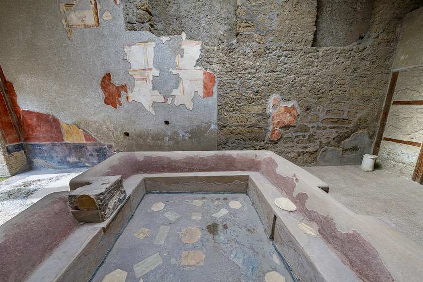 Central basin of the Fullonica of Stephanus at Pompeii, ancient Roman laundry