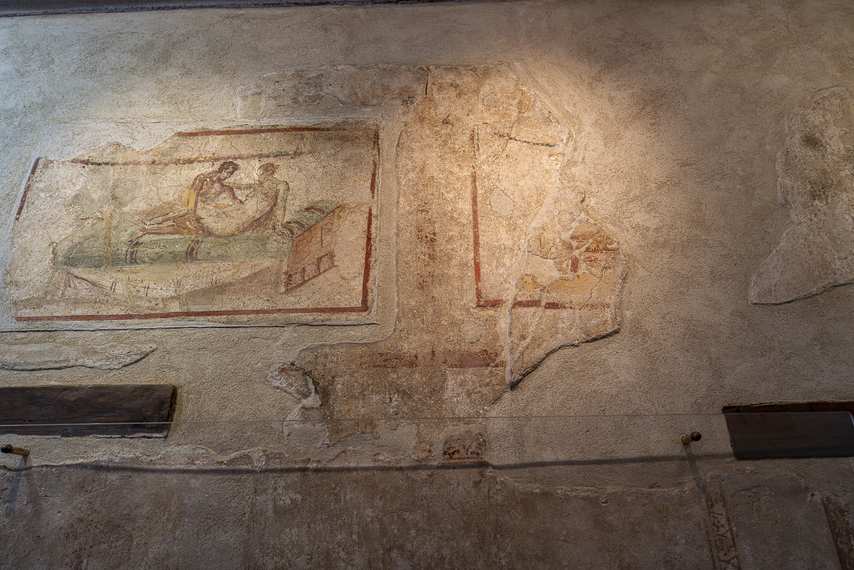 Fresque érotique sur un mur du Lupanar de Pompéi