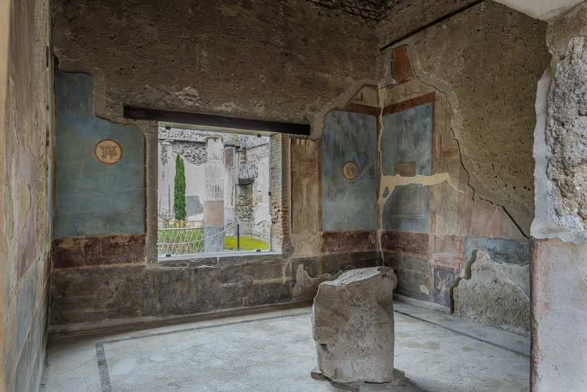 Frescoed room with garden view in the House of the Dioscuri in Pompeii