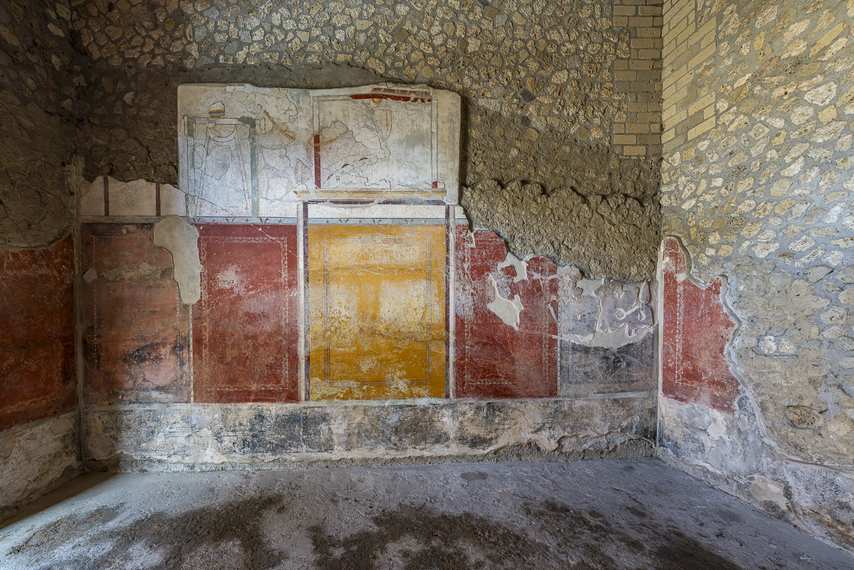 Partially preserved fresco in Villa Regina in Boscoreale